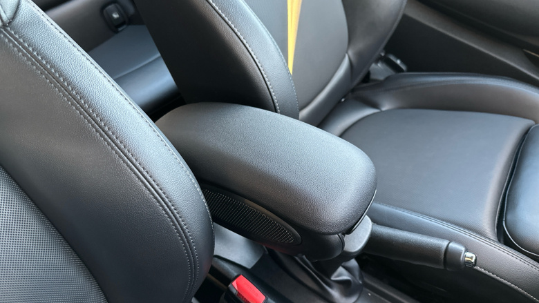 MINI Hatchback 1.5 Cooper Classic 3dr Auto [Comfort/Nav Pack] Petrol Hatchback